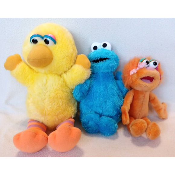 Lot of (3) Sesame Street Characters Big Bird, Zoe, & Cookie Monster Plush - Picture 2 of 16